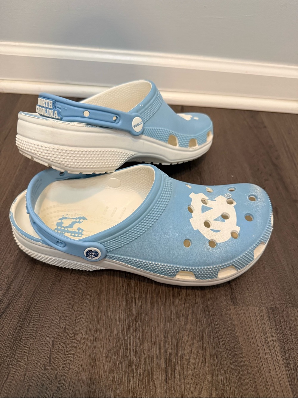 University of North Carolina Tar Heels blue Crocs Men’s 9 Women’s 11